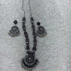 Elegant Silver Necklace and Earring Set